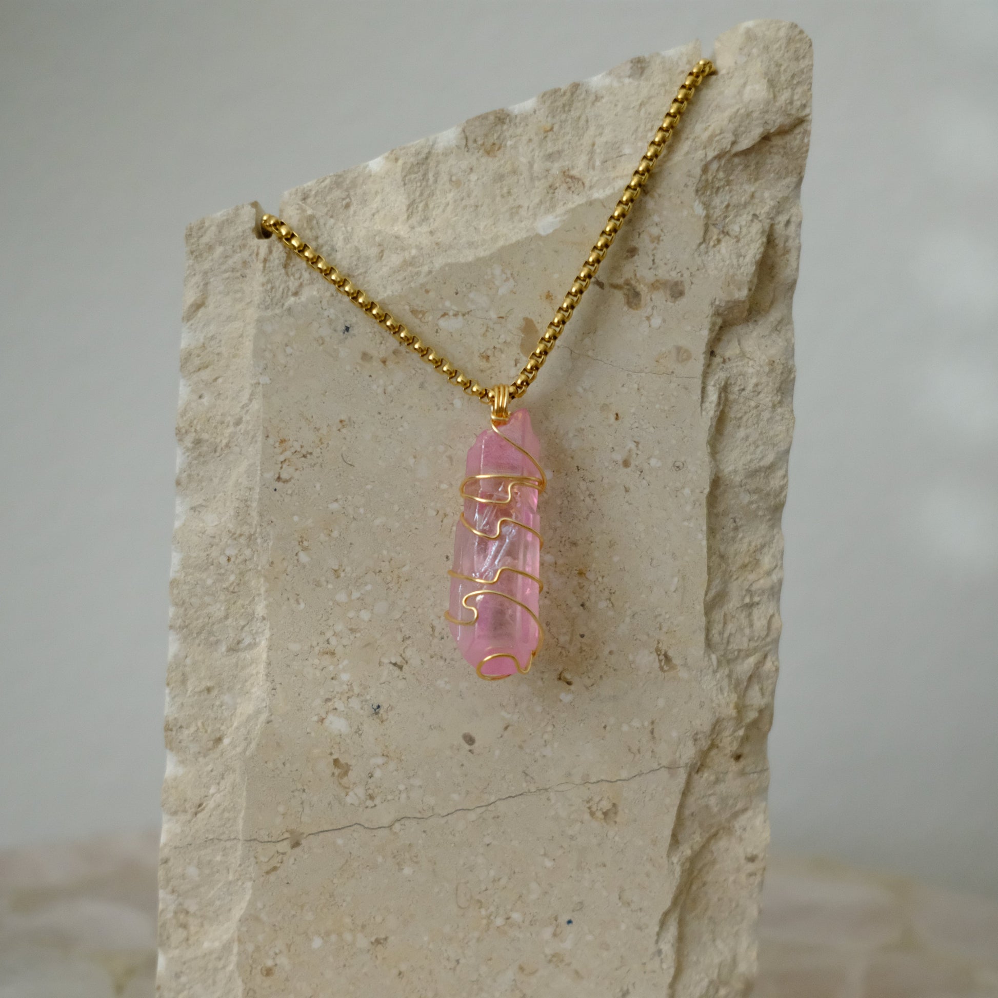 Handmade gold-plated rose aura quartz necklace with iridescent pink crystal, luxury jewelry for love and emotional healing.